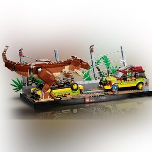 Retired T. Rex Breakout Lego built set with instruction manual 76956